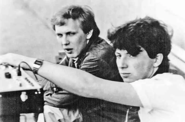 Александр Кузнецов и Вадим Самойлов 1986 Свежую плёнку первым делом отнесли в - фото 22