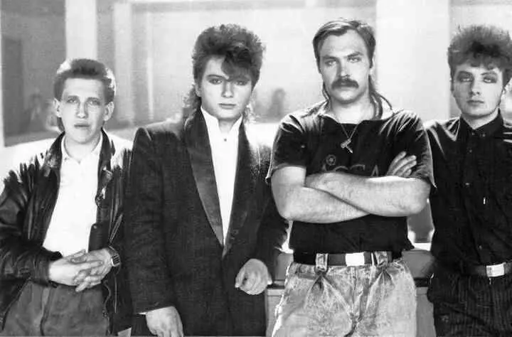 Агата Кристи конец 1988 года Фото из журнала Рокада Музыку уральской - фото 40
