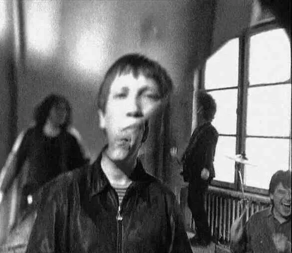 Кадры из клипа Моряк Снимали клип в конце марта 1997 года Роли - фото 126