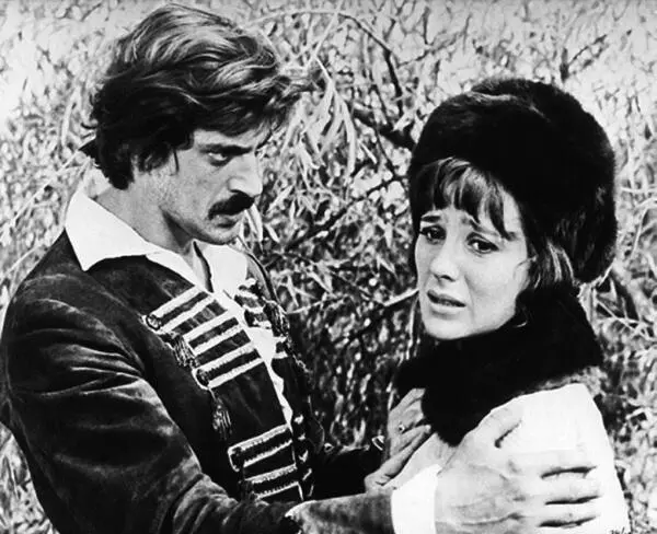 В роли Родики в фильме Дмитрий Кантемир с Георгием Лапето 1973 г На - фото 51