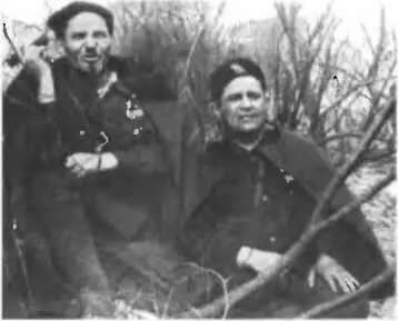 Слева С А Ковпак 18871967 А как же Ковпак Федоров и прочие Здесь мы - фото 58