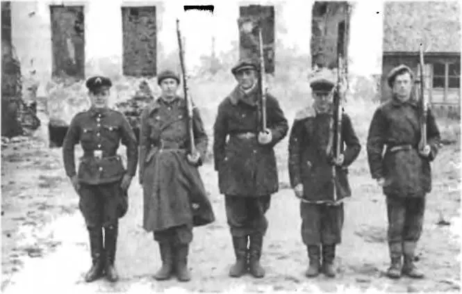Бойцы беларуской самообороны из Могилёва весна 1943 г Фактическое - фото 96