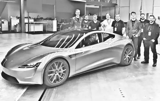 Tesla Roadster продемонстрирует что электрокар лучше бензиновой версии во - фото 21