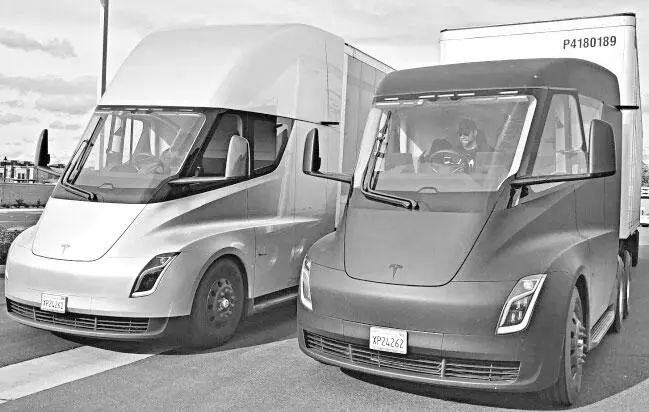 Презентация электрического грузовичка Tesla Semi состоялась 16 ноября 2017 - фото 27