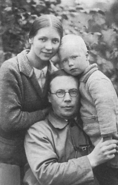 Заболоцкий с женой Екатериной и сыном Никитой Сестрорецк 1935 г Похороны - фото 43