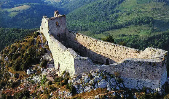 Крепость Монсегюр Рассказывали как однажды к нескольким приговоренным к - фото 20