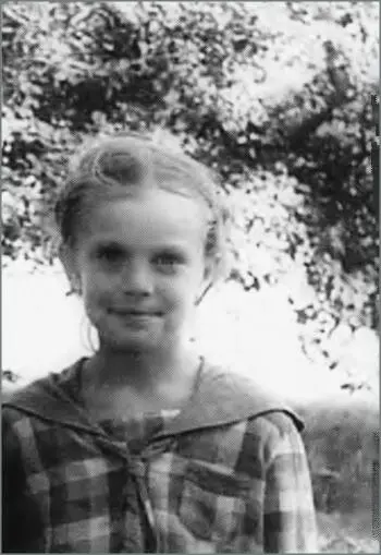 Вот и первый лагерь Ну напугаю Светку на ночь Абитуриентка у МГУ 1958 г - фото 7