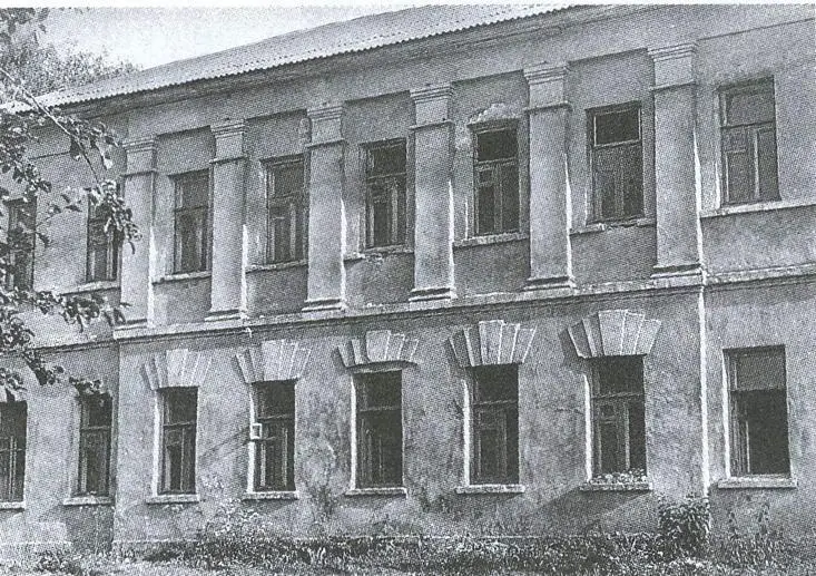 1811 Гимназия 181 ГИМНАЗИЯул Коммуны 2 кирпичное оштукатуренное - фото 22