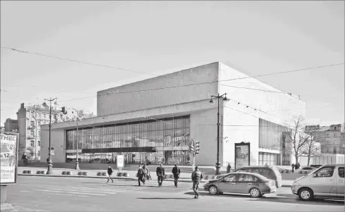 Большой концертный зал БКЗ Октябрьский Перед главным входом установлена - фото 182