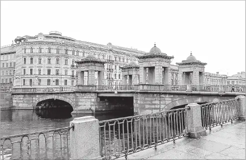 Чернышёв мост Памятник МВ Ломоносову С моста Ломоносова перейдем на - фото 184