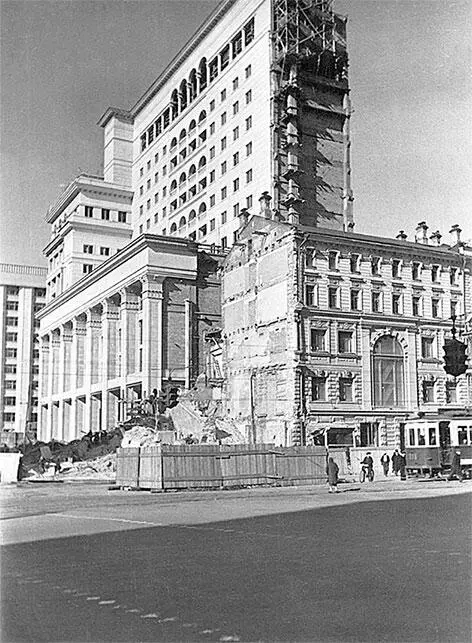 Строительство первой очереди гостиницы Москва Фото 19341935 годов из фонда - фото 60