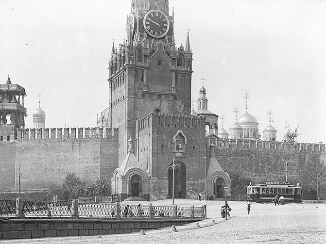 Спасская башня Фото 19111917 годов из собрания Е Н Масленникова Ворота эти - фото 195