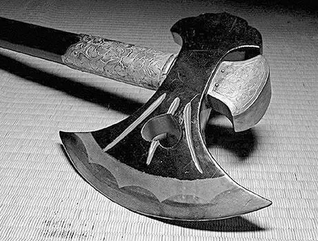 Секира ямабусионо Японское древковое оружие Сверху вниз копье - фото 197