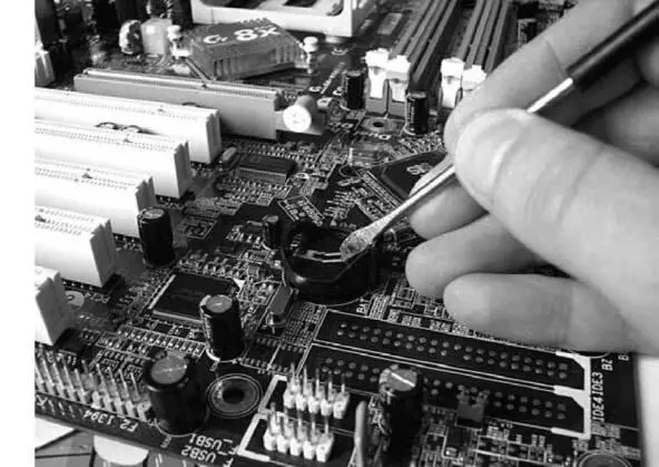 Рис 25 Сброс настроек BIOS замыканием контактов гнезда батарейки Иногда - фото 11