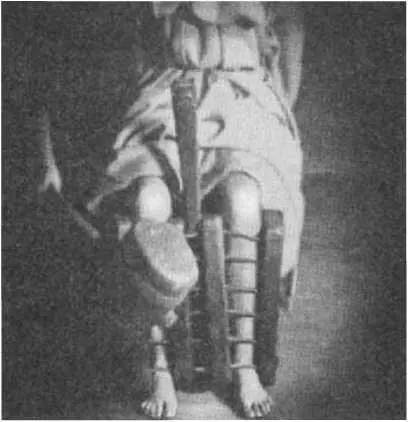 Кадр из датского фильма Ведьмы Реж Б Христенсен 1922 г Ножные тиски на - фото 179
