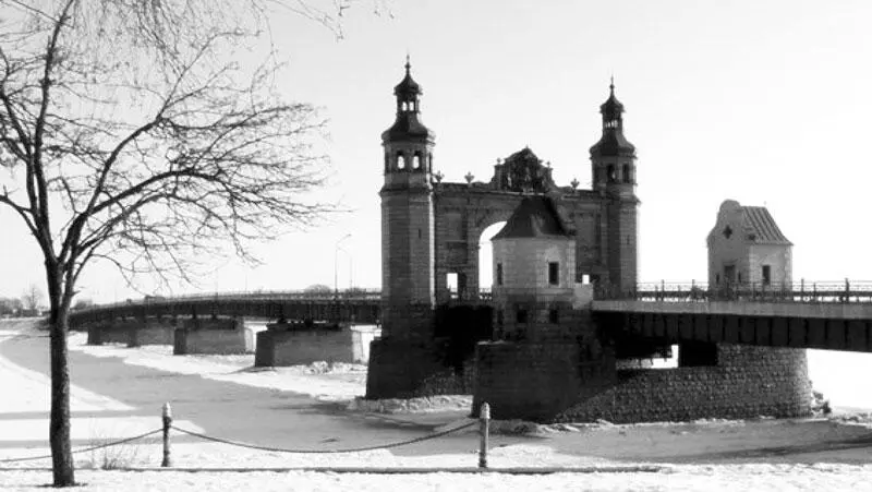 Тильзитский мост зима 19591960 годов Марш проходил по историческим местам - фото 29