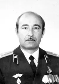 Я закончил в 1970 году Челябинское автомобильное училище ЧВАУ и направлен - фото 51