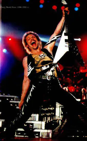 Crazy World Tour 19901991 гг The Wall Live in Berlin Берлин 1990 г На - фото 27