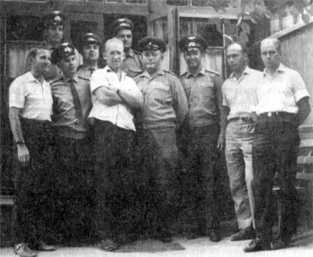 Юность комсомольская моя Жора поехал поступать в Чугуевское военное - фото 60