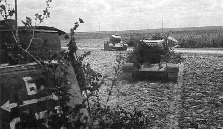 Колонна танков Т3485 25й гвардейской танковой бригады 2го гвардейского - фото 121