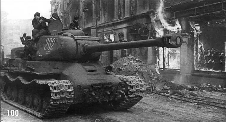 Танк ИС2 в Берлине 1й Белорусский фронт 7 мая 1945 г Танки и САУ 2го - фото 122