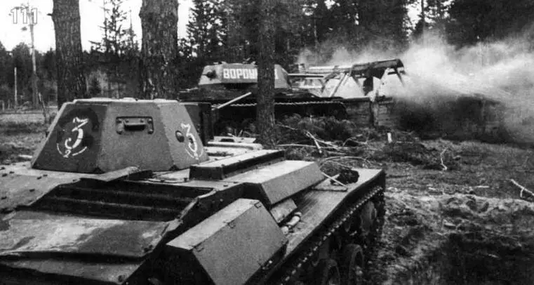Танки Т60 и KB1 Ворошилов 3й Гвардейской Танковой Бригады 3 на башне - фото 134