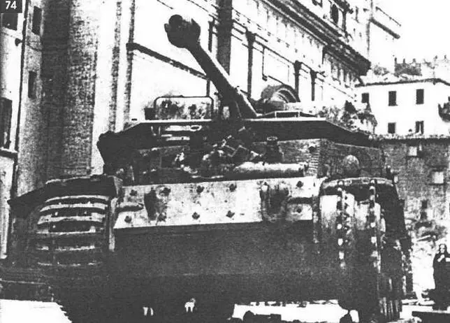 Взорванный Фердинанд на улице Рима Лето 1944 г На дороге в предместьях - фото 85
