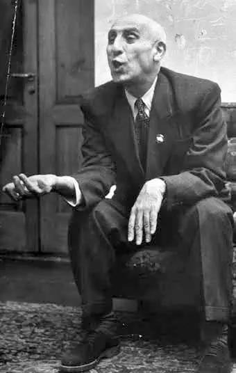 Премьерминистр Ирана Моххамед Моссадык 1953 год Тем временем в 1952 году в - фото 42