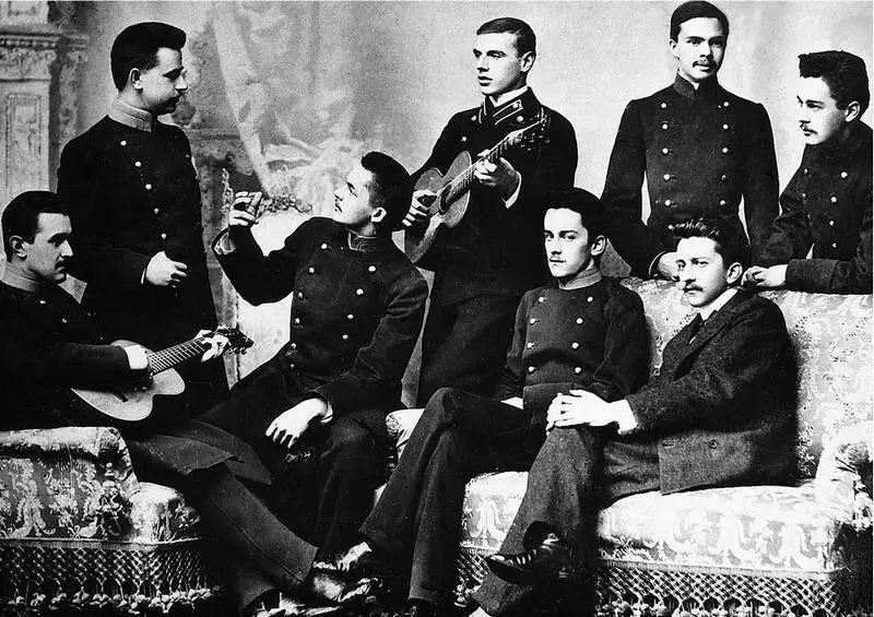 Студенческие дни три младших сына мэра около 1900 года Сидят слева - фото 20