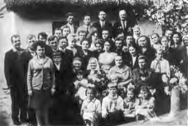 Родственники Степановы Рыбалко Во время черной бури Место упокоения - фото 57
