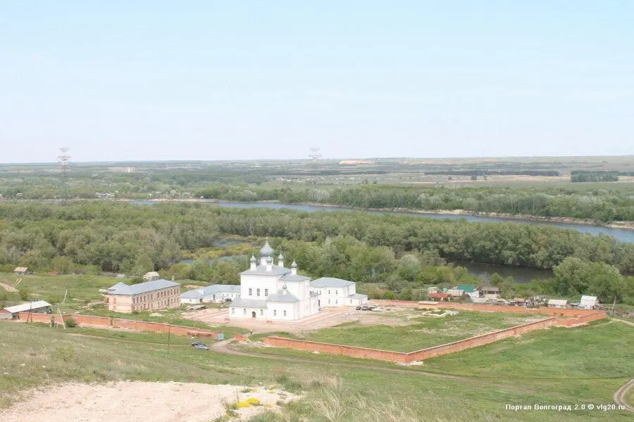Утром мы с Мариной зашли в храм поставили свечи перед иконами и собрались - фото 14