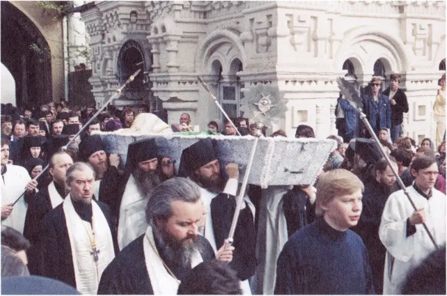 Похороны Святейшего Патриарха Пимена ТроицеСергиева Лавра 6 мая 1990 г - фото 17
