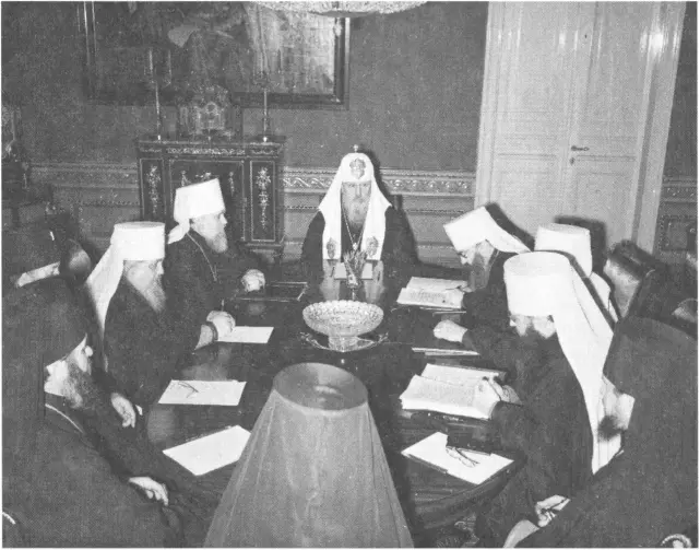 Заседание Священного Синода 1975 г Богослужение в Богоявленском Патриаршем - фото 3