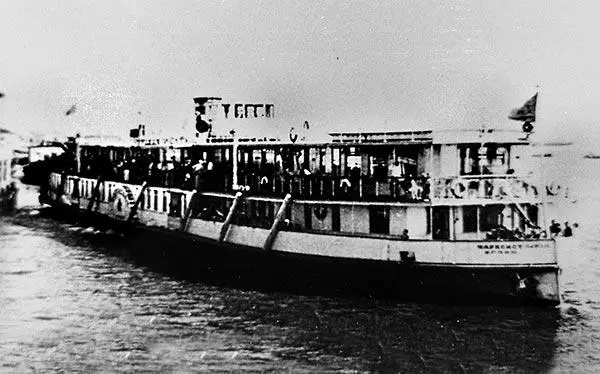 1945 г В августе Театр Образцова на зафрахтованном речном пароходе - фото 25