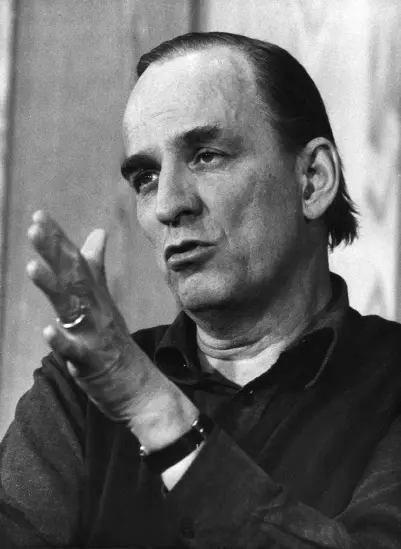 Ингмар Бергман 1975 г Стр 99 Лив Ульман в роли Элизабет Воглер Кадр из - фото 6
