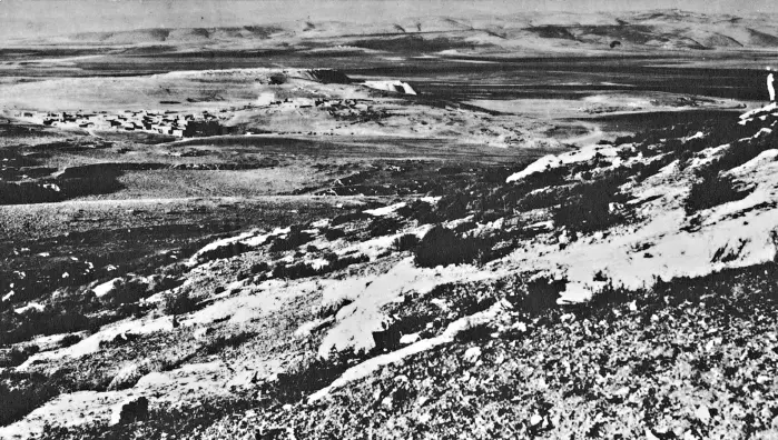 20 Вид на возвышенность Мегиддо 21а Аменхетеп II в образе лучника 21б - фото 51