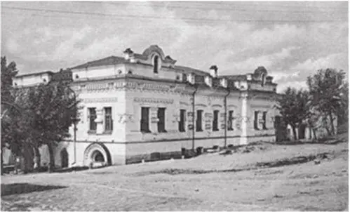 Дом Ипатьевых в Екатеринбурге 1918 г А через полмесяца начался мятеж - фото 23