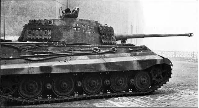 Королевский тигр в Будапеште В декабре 1944 года 503й тяжелый танковый - фото 213