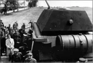 Демонстрация Гитлеру полноразмерного макета танка Porsche Тур 205 14 мая 1943 - фото 234