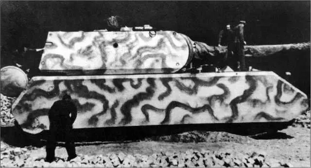 Второй прототип Мауса получил башню с вооружением в июне 1944 года В - фото 239