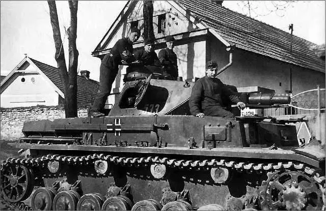 Tauchpanzer IV танк оборудованный для подводного хода Как и Tauchpanzer - фото 141