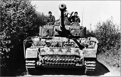 PzIV AusfH совершает марш во время операции Цитадель Июль 1943 года - фото 186
