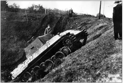Прототип VK 3002 во время заводских испытаний Ноябрь 1942 года В начале - фото 217