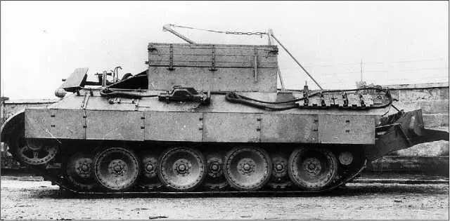 Один из первых вариантов Bergepanther AusfG на базе Пантеры AusfD с - фото 263