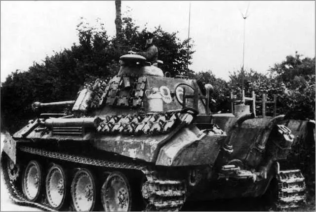 Командирский танк SdKfz267 на базе Пантеры AusfA 2й батальон 33го - фото 300
