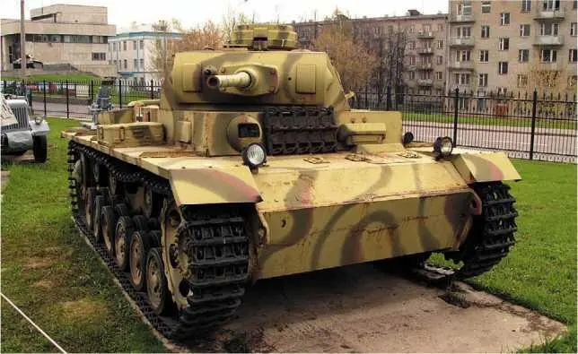 Танки Panzer III AusfJ в Военноисторическом музее бронетанкового вооружения и - фото 320