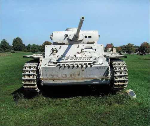 Panzer III AusfL в экспозиции военного музея на Абердинском полигоне в США - фото 322