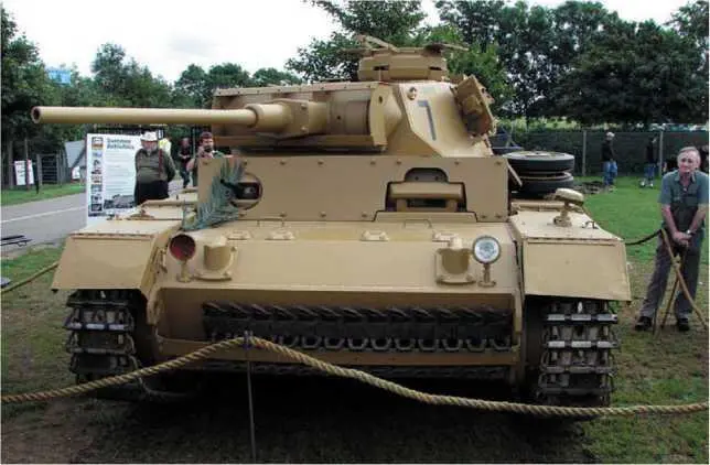 Panzer III AusfL из коллекции Королевского танкового музея в Бовингтоне - фото 325