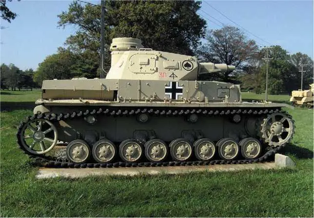 Panzer IV AusfD в экспозиции военного музея на Абердинском полигоне в США - фото 327