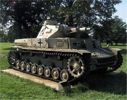 Panzer IV AusfD в экспозиции военного музея на Абердинском полигоне в США - фото 328